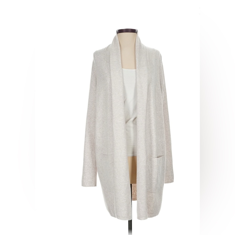 Ann Taylor Light Gray/Silver Women’s Cardigan. Cozy & Chic